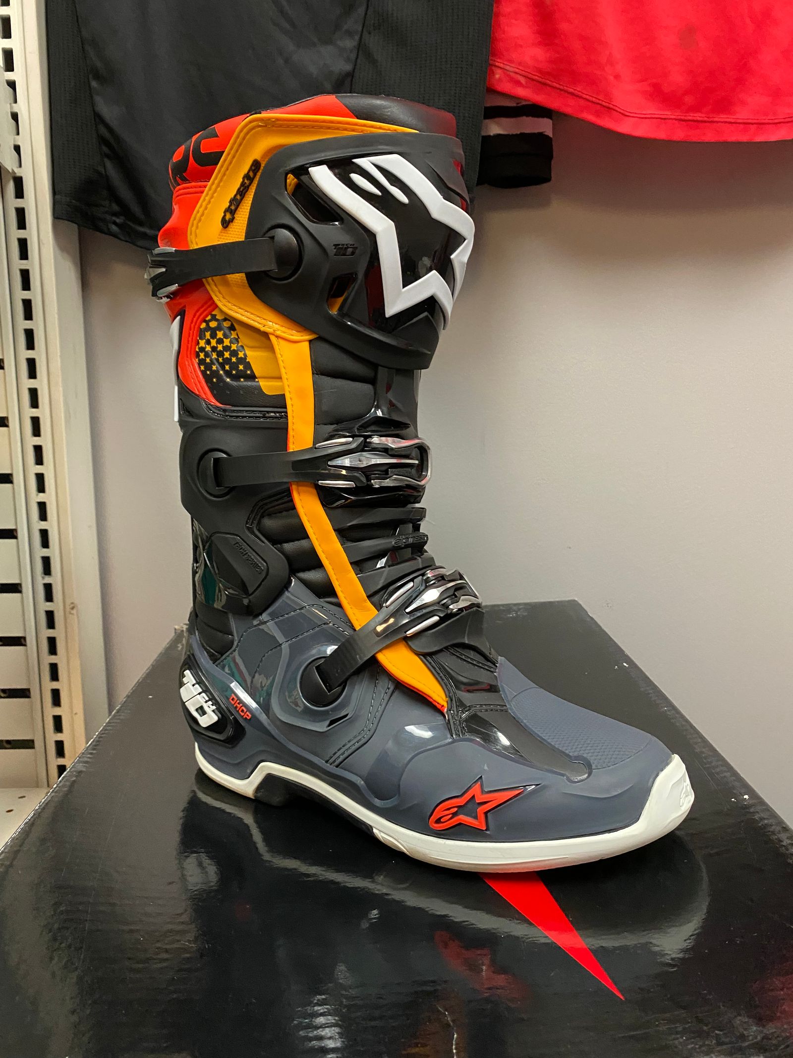 Alpinestars tech 7 orange hotsell