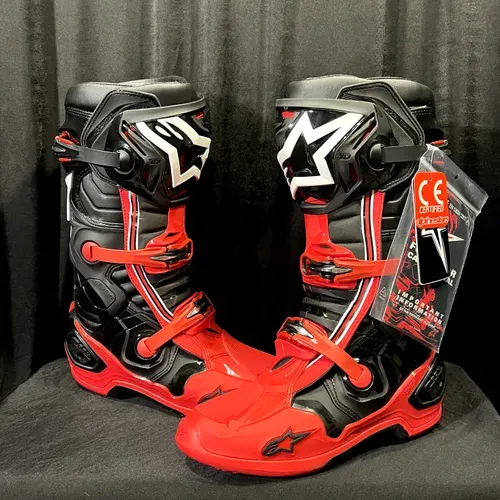 Tech 10 hotsell boots for sale