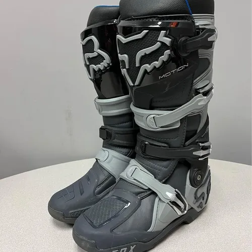 Like New Fox Motion Boots - Size 9