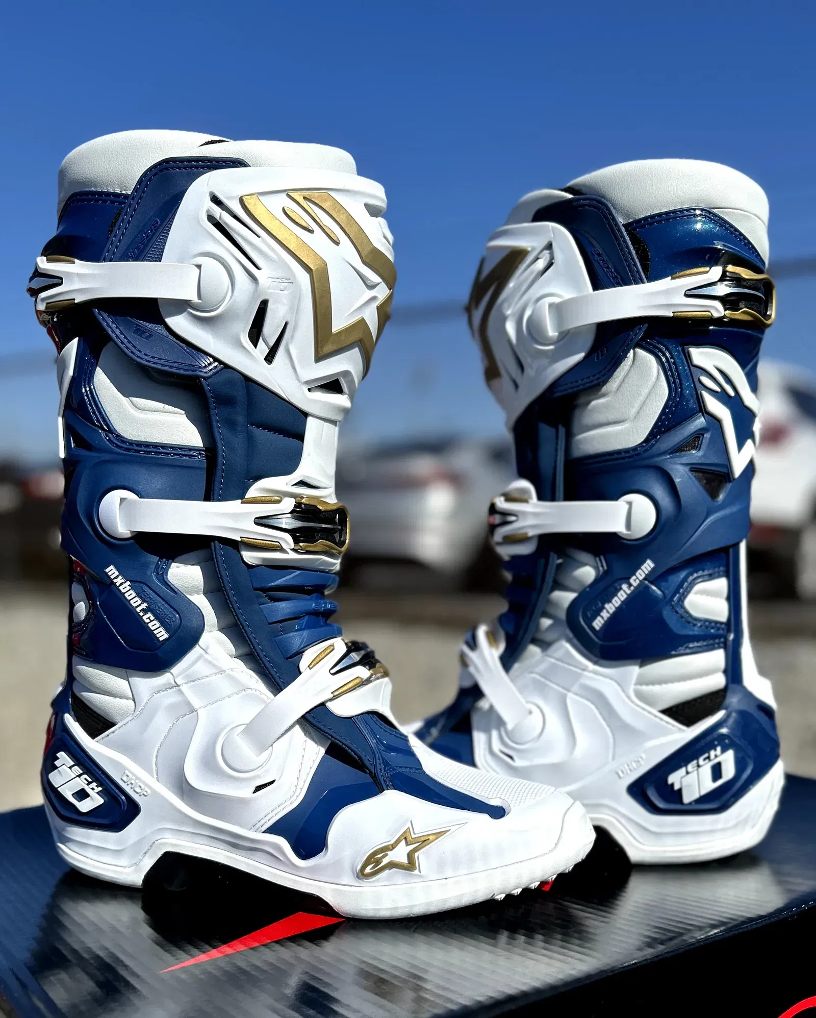 Alpinestars tech10 ホワイト Alpinestars Tech 10 Supervented Boots - White/Red | MxBoot.com