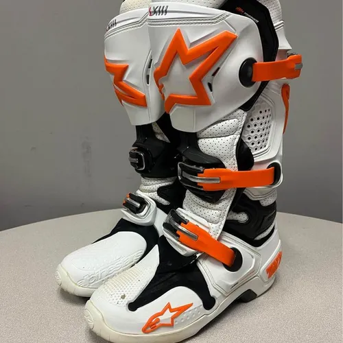 Alpinestars Tech 10 Boots - Size 8 - Great Condition!