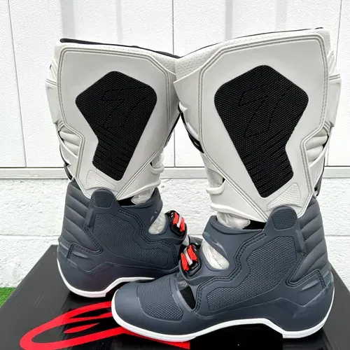 Closeout! Alpinestars Tech 7 Boots Size 8 - Light Gray/Dark Gray