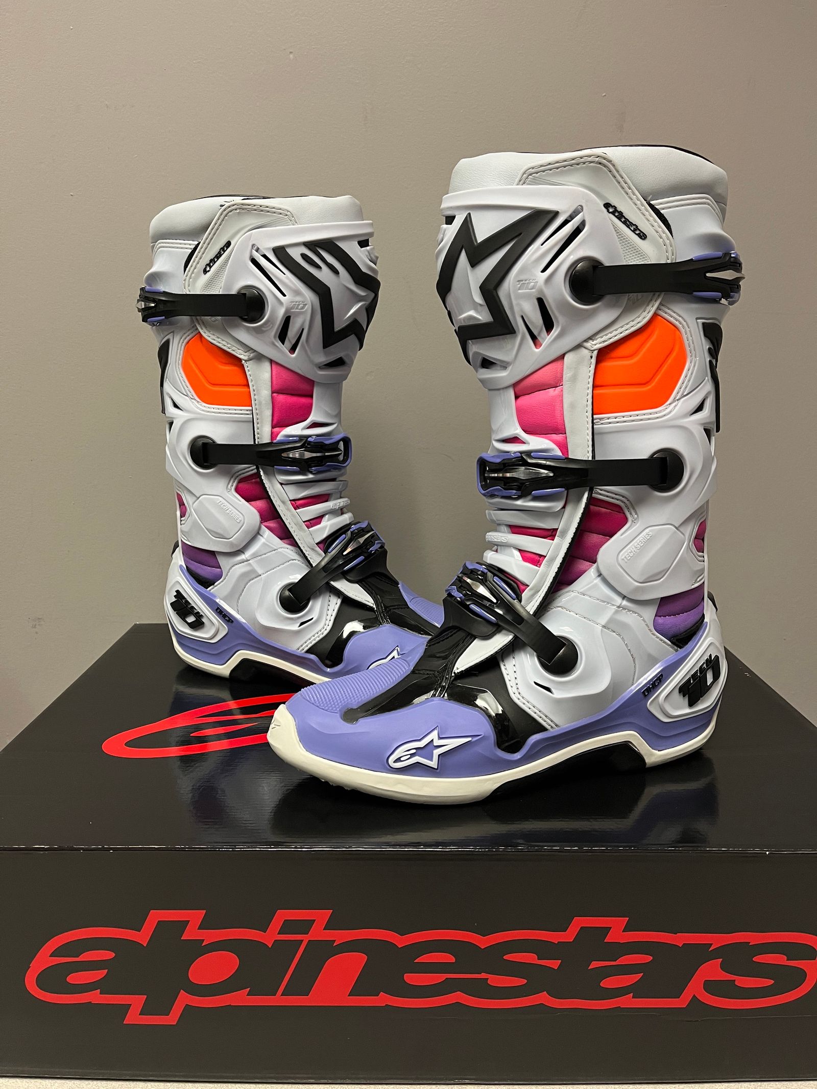 驚きの値段で Limited  Edition バイクウェア・装備