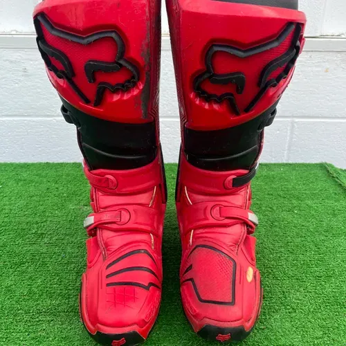 Used Fox Instincts Boots // Size 9