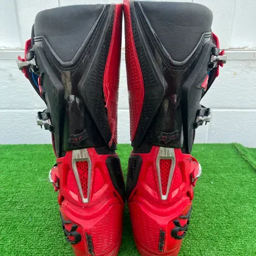 Used Fox Instincts Boots // Size 9