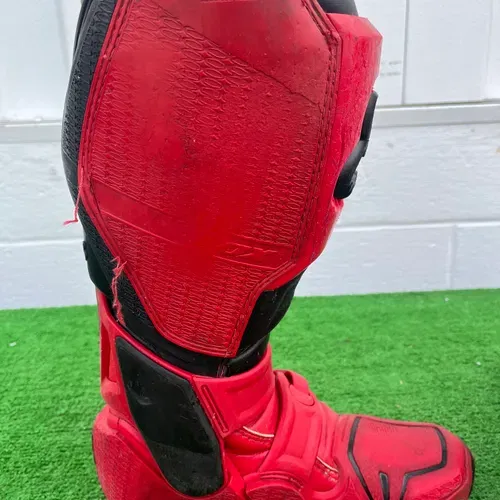 Used Fox Instincts Boots // Size 9