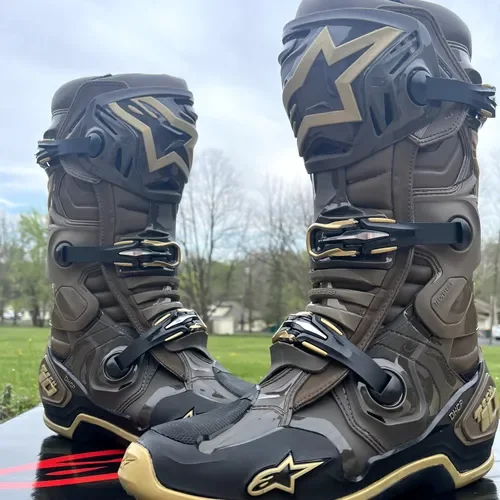 Limited Edition "Squad" Tech 10 Alpinestars Boots - Size 11