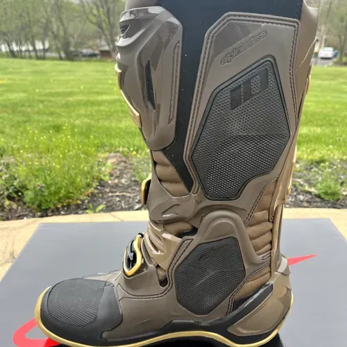 Limited Edition "Squad" Tech 10 Alpinestars Boots - Size 11