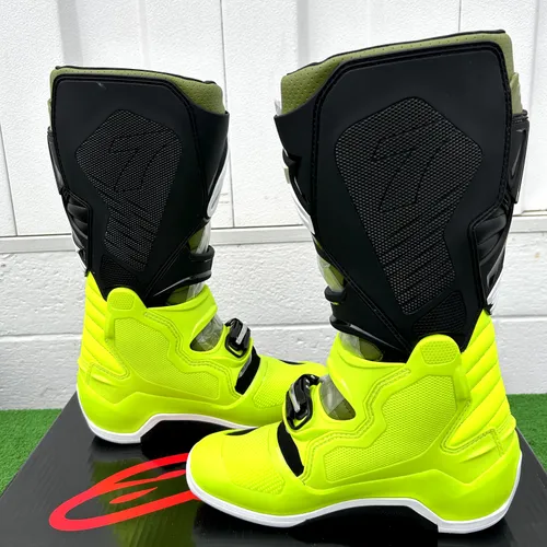 BLOWOUT Alpinestars Tech Boots Size Military Green Yellow