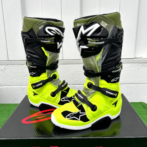 BLOWOUT Alpinestars Tech Boots Size Military Green Yellow