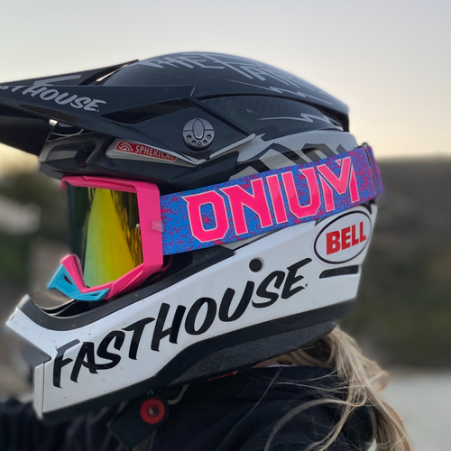 Onium 822's MX Goggle