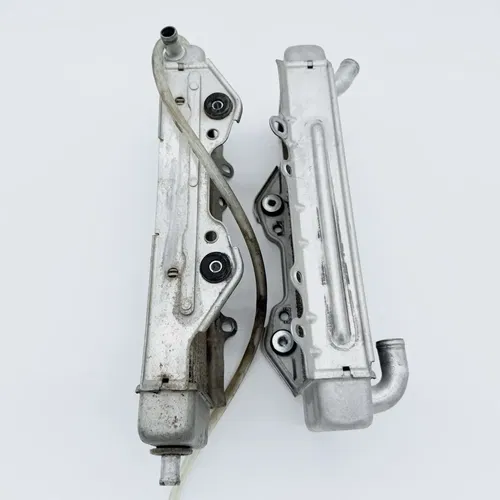 2004 Kawasaki KX250F OEM Left & Right Radiator Set KX 250F Radiators