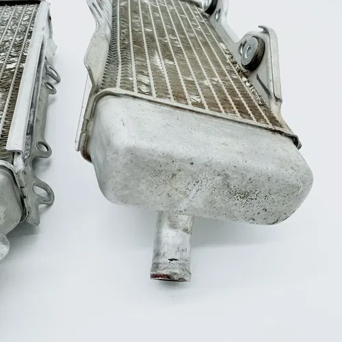 2004 Kawasaki KX250F OEM Left & Right Radiator Set KX 250F Radiators