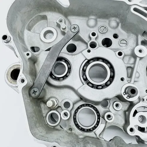 2003 Suzuki DRZ 400 E / S - OEM Right Crankcase Engine Case *DAMAGED*