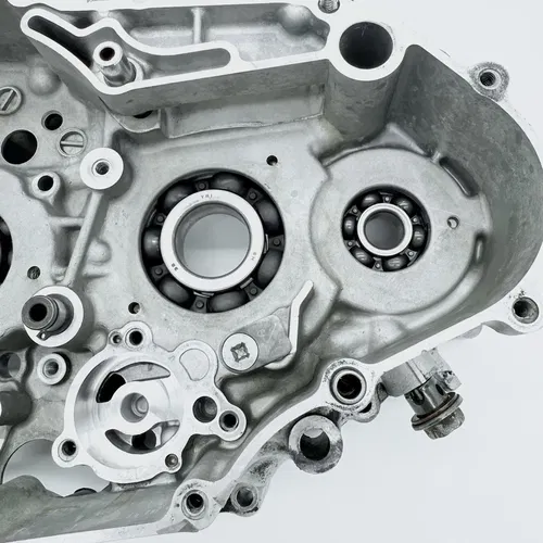 2003 Suzuki DRZ 400 E / S - OEM Right Crankcase Engine Case *DAMAGED*