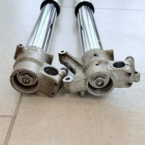 1996 - 2000 Suzuki RM 250 Showa Front Forks Suspension