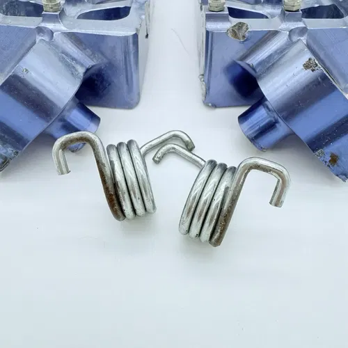 2006 - 2009 Yamaha YZ450F YZ250F Foot Pegs Left & Right