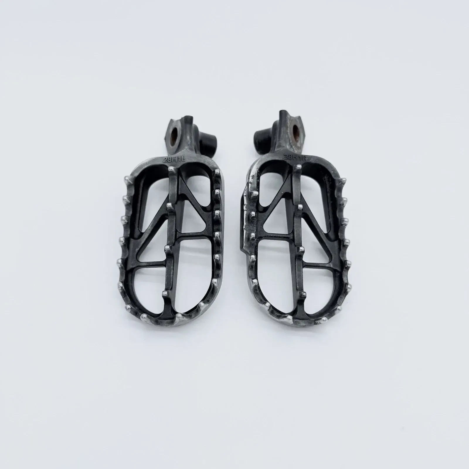 2008 - 2014 Suzuki RMZ 450 OEM Foot Pegs Left & Right Peg Set (B)