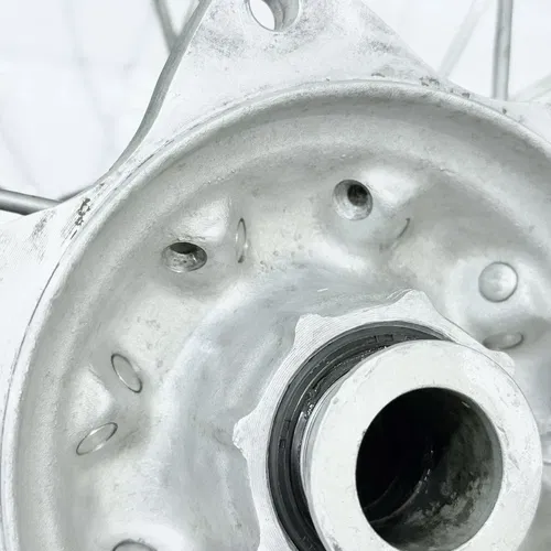 2002 Honda CRF 450R / CR 250R - OEM Rear Wheel Rim Hub Tire *MISSING 2 SPOKES*