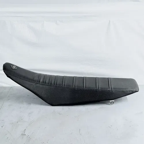 2012 - 2014 Suzuki RMZ 450 OEM Seat w/ Flu Designs Cover RM-Z