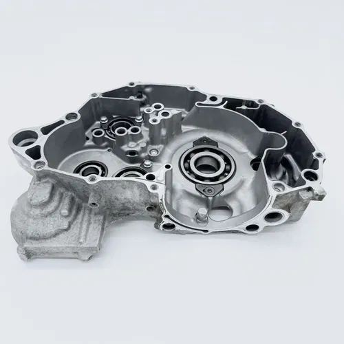 06 - 09 2009 Yamaha YZ450F OEM Right Crankcase Engine Case Half *DAMAGED*