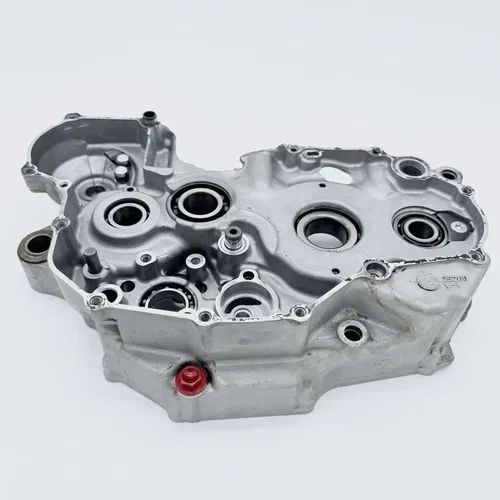 06 - 09 2009 Yamaha YZ450F OEM Right Crankcase Engine Case Half *DAMAGED*