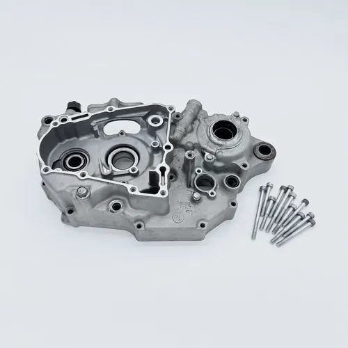 06 - 09 2009 Yamaha YZ450F OEM Left Crankcase Engine Case Half YZ 450 F