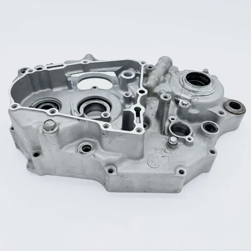 06 - 09 2009 Yamaha YZ450F OEM Left Crankcase Engine Case Half YZ 450 F