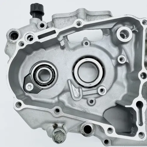 06 - 09 2009 Yamaha YZ450F OEM Left Crankcase Engine Case Half YZ 450 F