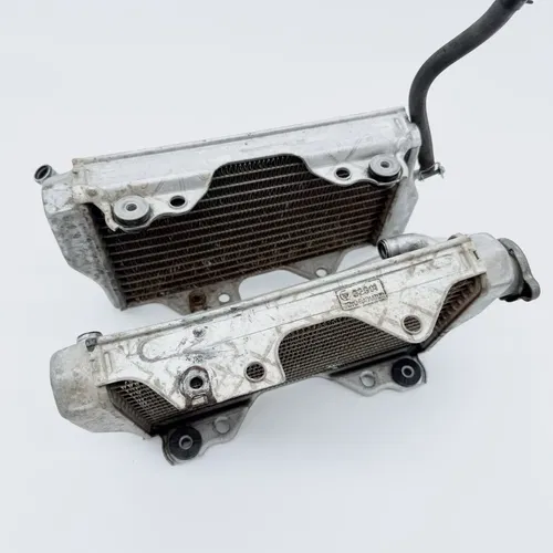 2002 - 2004 Honda CRF 450R CRF450 OEM Radiators - Left & Right Radiator