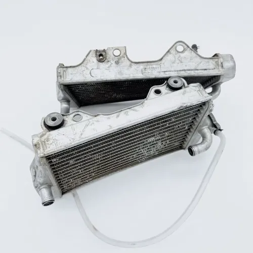 2002 - 2004 Honda CRF 450R CRF450 OEM Radiators - Left & Right Radiator