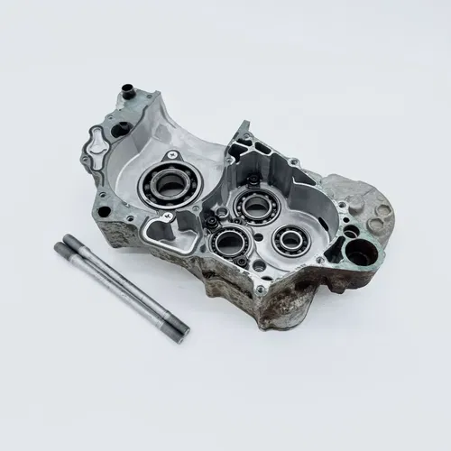 2002 Honda CRF 450R CRF450 OEM Right Crankcase Engine Case *SEE PHOTOS*