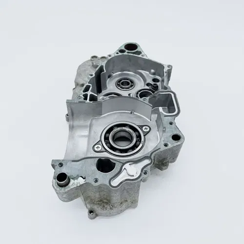 2002 Honda CRF 450R CRF450 OEM Right Crankcase Engine Case *SEE PHOTOS*