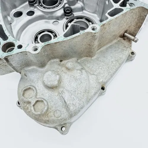 2002 Honda CRF 450R CRF450 OEM Right Crankcase Engine Case *SEE PHOTOS*