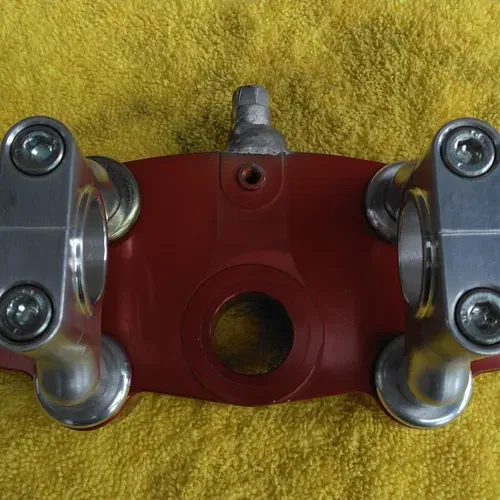 CR/CRF RG3 Gen 2 Triple Clamp 1 1/8" Bars