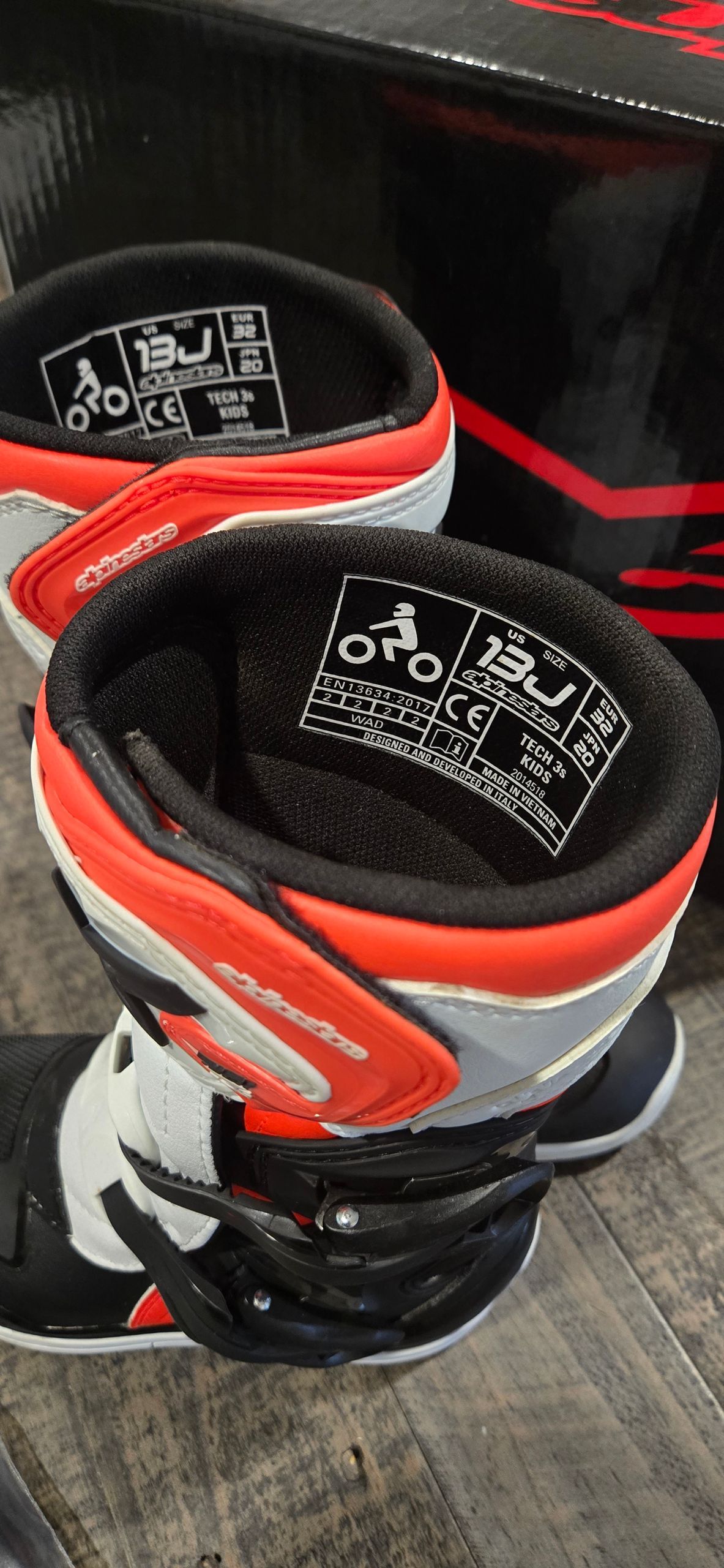 Alpinestars Tech 3S Yourh Blk Wht Red Size 13J