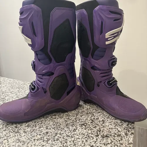 Tech 10 Purple Size 11