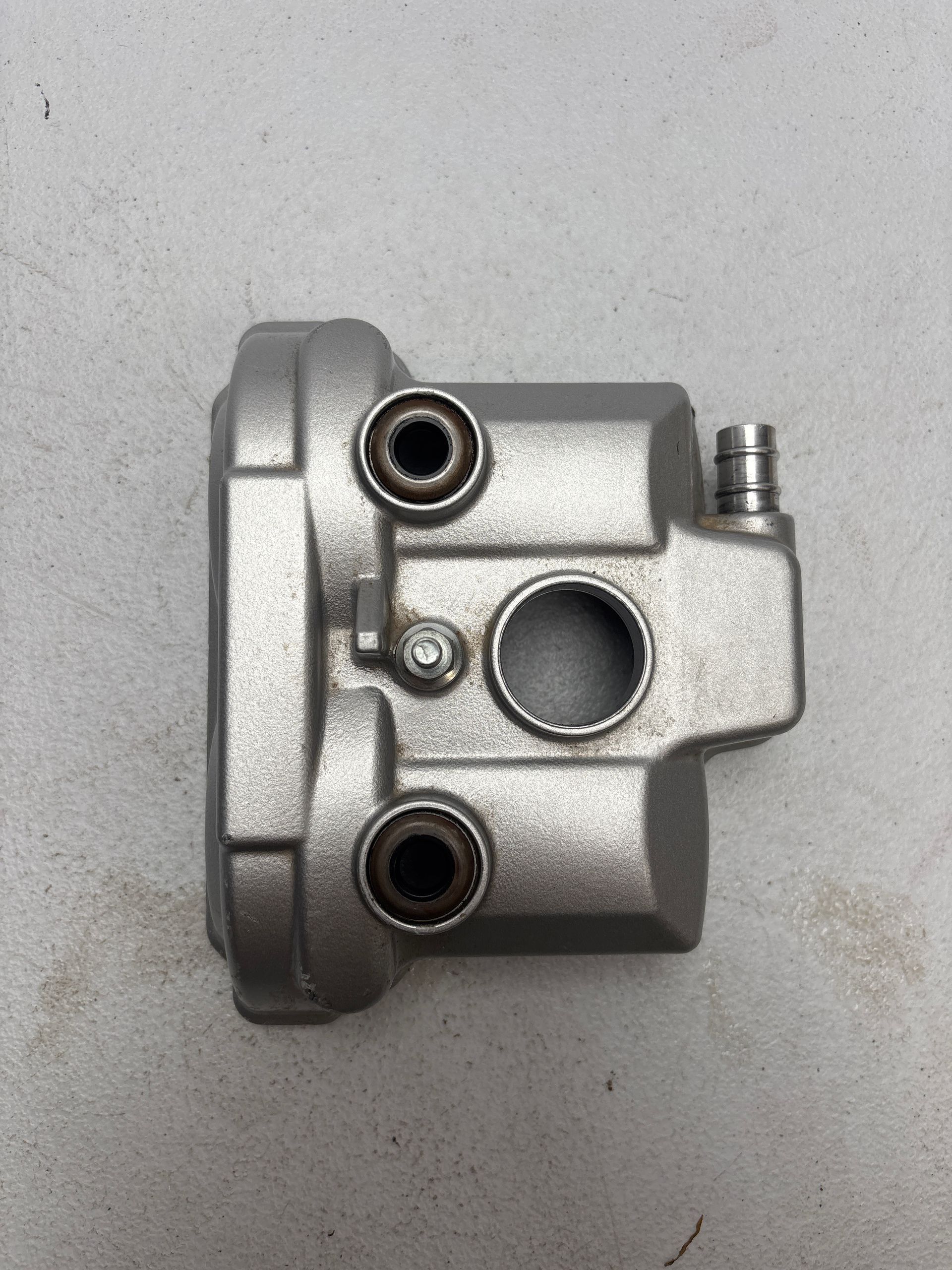 USED 2024 Yamaha YZ 250f Valve Cover PN# B7B-11190-00-00 #MM3