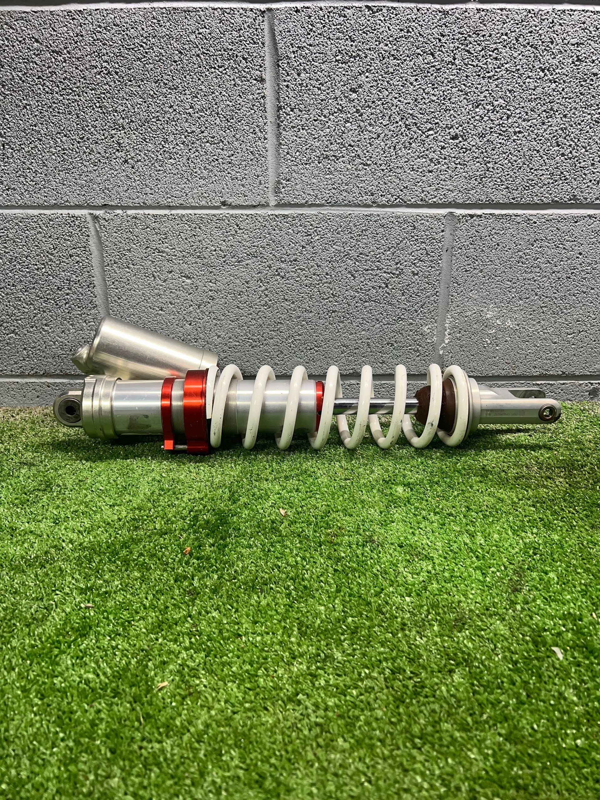 WP A Kit Shock
