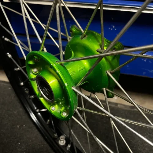 Kx/Kxf Monster Edition Front Wheel 