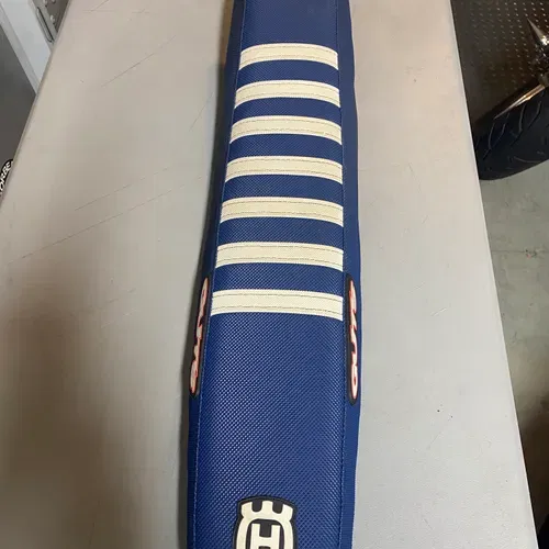 Husqvarna Guts Racing Seat 