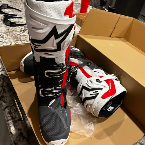Alpinestars Tech 10 Super Vented Boots - Size 12