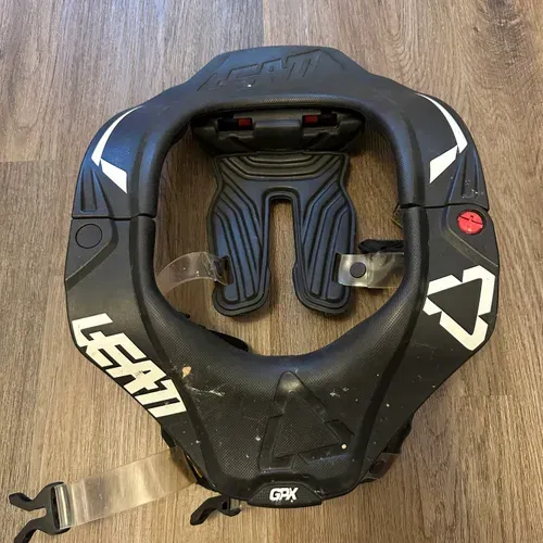 Leatt 5.5 Neck Brace | MX Locker