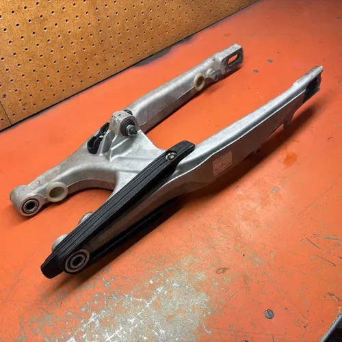Swingarm with lowering X-bushing  2010 KTM 530 EXC XCFW 450 500  2008-2023