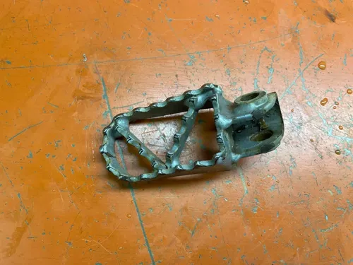 Left Footpeg  KTM 2 & 4 Stroke 1998-2001