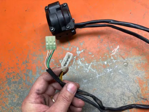 Start/Stop Throttle Housing KTM 690 700 701 1090 1190 1290 76011073100 2014-2024