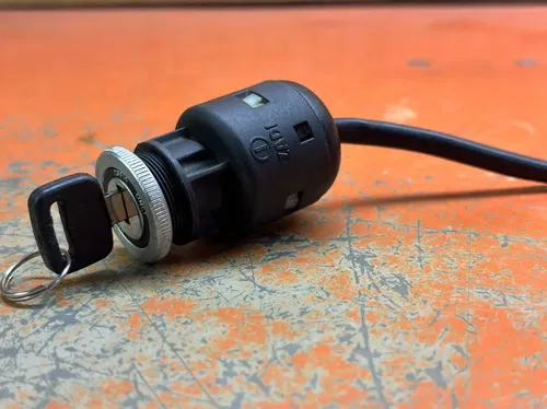 OEM KTM IGNITION switch with key 250 350 450 500 530 EXC EXCF 78011065100