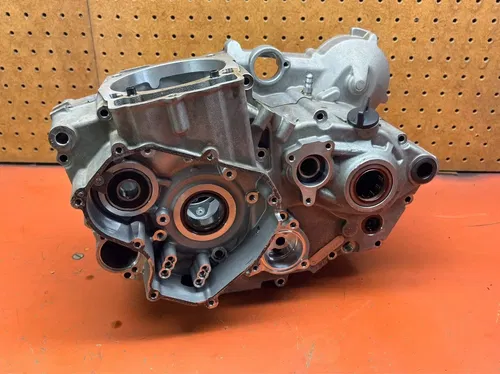 2010 KTM 530 EXC Engine Case Set 78030000344 XCW 400 450 2008-2011