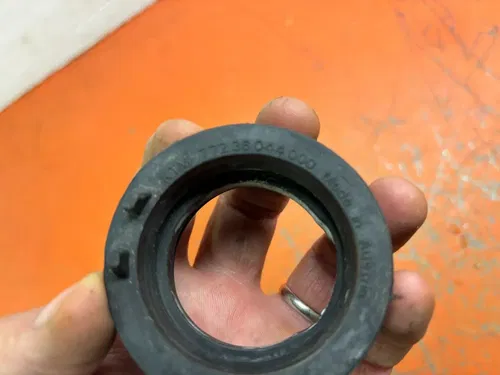 Throttle Body to Cylinder Head intake Rubber Boot 69.4 hours 450 500 2012-2016