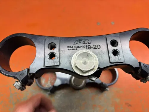 2011 KTM 530 EXC Triple Clamps  125 250 300 450 19mm offset 2003-2013